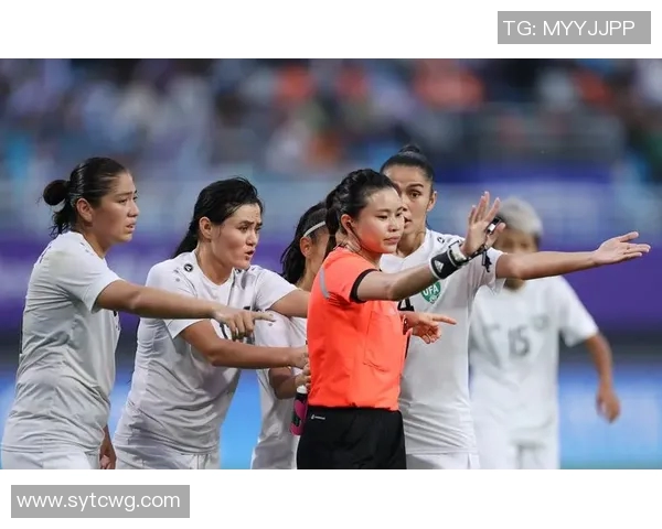 中国女子足球队对阵加拿大队的精彩较量与战术分析